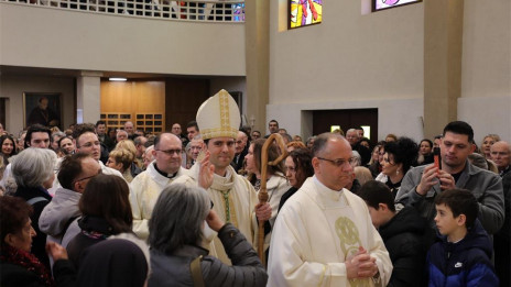 Škof Marko Kovač v svoji rojstni župniji na Trešnjevki v Zagrebu (photo: Zagrebška nadškofija)