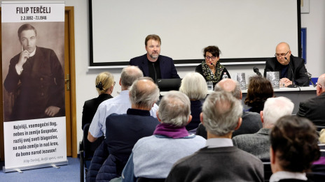 Okroglo mizo o Filipu Terčelju je povezoval Jože Možina (photo: Jože Potrpin)
