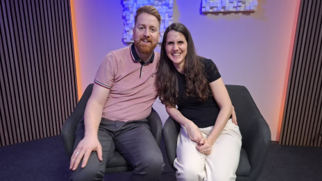 Petra in Kristjan Kmetič v studiu Radia Ognjišče (photo: Izidor Šček)