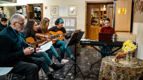 Molitev križevega pota v centru za brezdomce (photo: Miha Kopač)