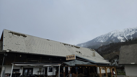 Posledice močnega vetra v žirovniški občini (photo: STA)
