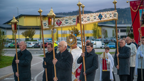 Vstajenska procesija (photo: Rok Mihevc)