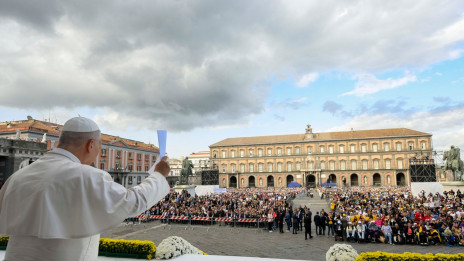 Papež na Trgu Plebiscita v Neaplju (photo: Vatican Media)
