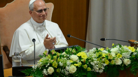 Papež Leon XIV. na predstavitvi svoje prve okrožnice (photo: Vatican News)