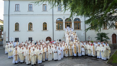 Duhovniki koprske škofije (photo: Tamino Petelinsek)