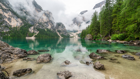 Sveža pitna voda iz gorskih izvirov - se zavedamo njene vrednosti? (photo: Pixabay)