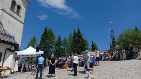 Romanje treh Slovenij na Višarjah (photo: FB Rafaelova družba)