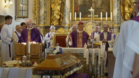 Pogrebna sveta maša za duhovnika Antona Gnidovca (photo: Vatican News)
