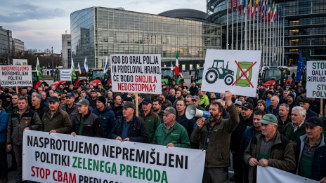 COPA COGECA: »Kmetijstva ni mogoče vedno znova uporabljati za blaženje učinkov drugih evropskih politik!« (photo: Gemini AI)