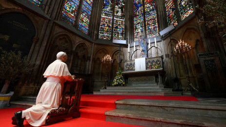 Papež Leon XIV. v katedrali v Metzu (photo: Simone Risoluti/Vatican Media)