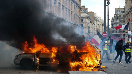 Mnozicni protesti v Parizu. (photo: Xinhua/STA)