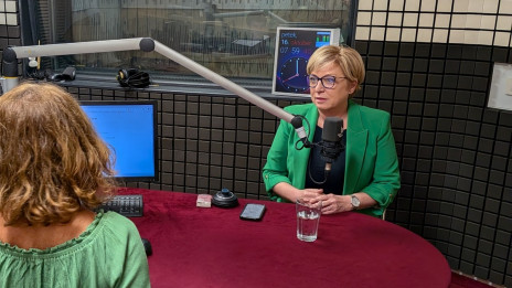 Evropska poslanka Romana Tomc v studiu Radia Ognjišče (photo: ARO)