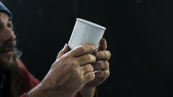 Stiske, preizkušnje, bolezen, zasvojenosti, nasilje, ... Še dobro, da imamo Karitas! Že 30 let! (photo: rawpixel.com)