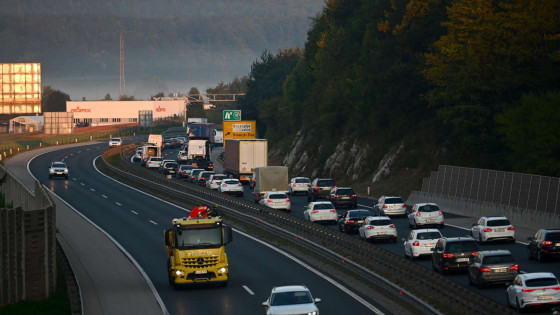 Gneča na avtocesti. (photo: STA)
