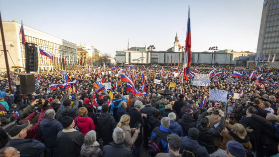 Protest upokojencev, ki ga je pripravila ljudska iniciativa Glas upokojencev Slovenije. Nepregledna množiča ljudi. (photo: Bor Slana/STA)