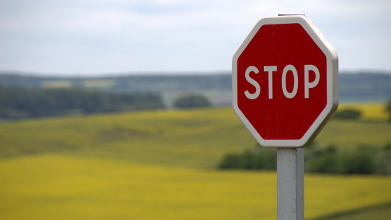 Stop - meja (photo: Pixabay)