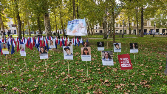 Slike znanih osebnosti, ki so bile namenjene za splav, pa so preživele (photo: Urša Cankar Soares)