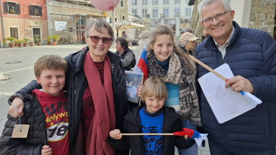 Stari starši z vnuki (photo: Marjana Debevec)