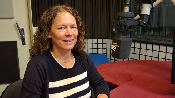 Mira Milavec v studiu (photo: Marjana Debevec)