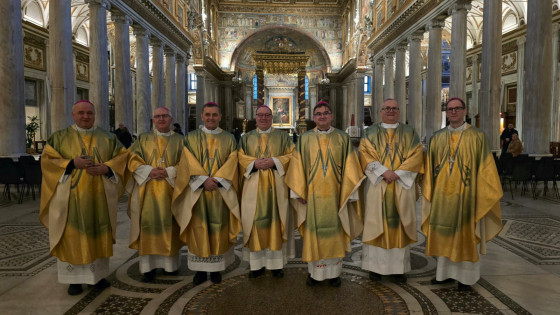 Škofje v baziliki Marije Velike (photo: Primož Lorbek)