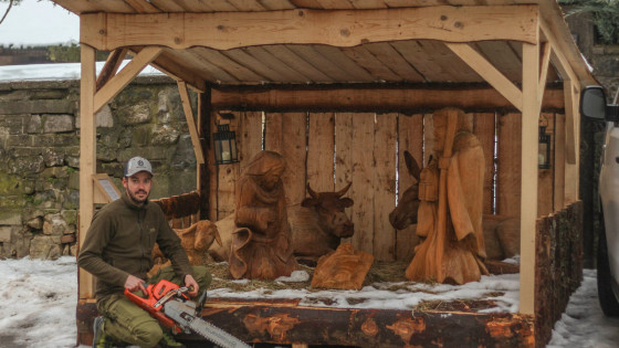 Matej Urh pred jaslicami v Borovnici (photo: osebni arhiv)