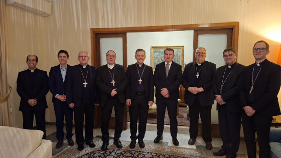 Slovenski škofje z veleposlanikom Francem Butom (photo: Veleposlaništvo RS pri Svetem sedežu)