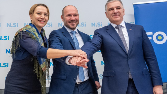 Tina Bregant, Jernej Vrtovec in Marko Lotrič (photo: Tamino Petelinšek/STA)