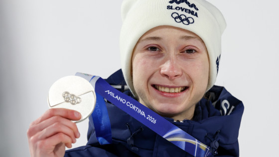 Slovenska skakalka s srebrno kolajno Nika Prevc (photo: Matej Druznik/STA)