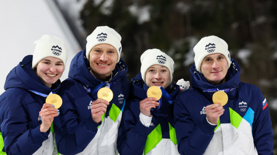 Olimpijski prvaki Nika Vodan, Anže Lanišek, Nika Prevc in Domen Prevc. (photo: Matej Družnik/STA)