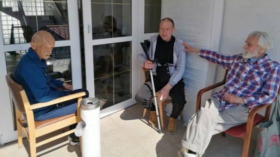 Brezdomci v pogovoru (photo: Društvo prostovoljcev Vincencijeve zveze dobrote)