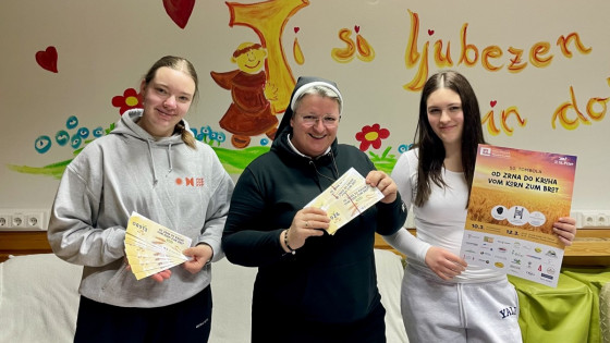 V rubriki Življenje išče pot smo gostili s. Uršo Šebat in dijakinji Mirjam Bukovšek ter Julijo Zupan (photo: osebni arhiv)