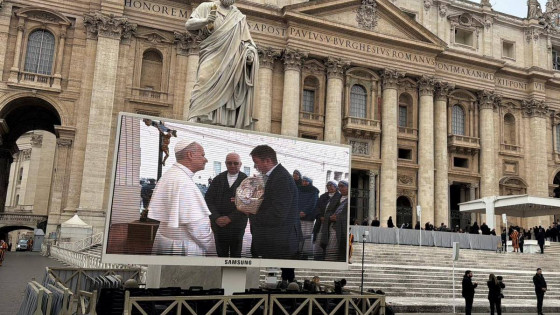 Direktorja Trstenjak in Turk pri papežu Leonu XIV. (photo: Alen Salihović)