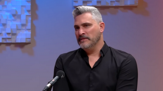 Strokovnjak za družbena omrežja, vplivnostni marketing in medijsko produkcijo Jan Macarol (photo: posnetek zaslona)