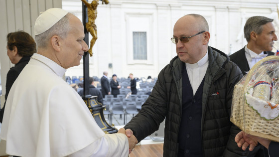 Papež Leon XIV. in msgr. Franci Trstenjak (photo: Simone Risoluti/Vatican Media)
