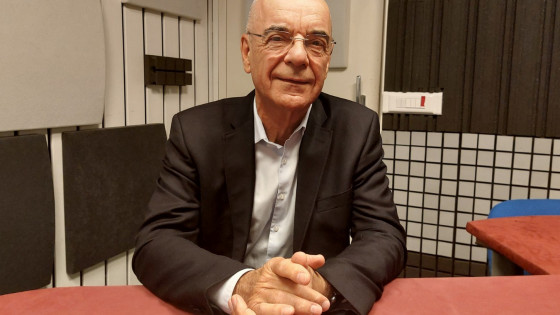 Tone Strnad v studiu Radia Ognjišče (photo: NL)