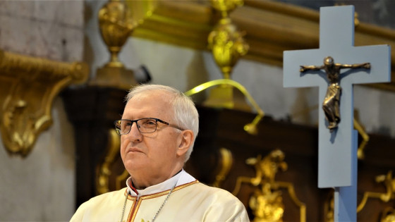 Nadškof Stanislav Zore med velikonočno vigilijo (photo: Nadškofija Ljubljana)