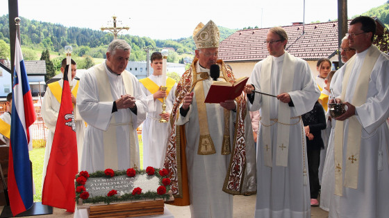 Blagoslov temeljnega kamna za nov župnijski dom sv. Martina (photo: Uroš Pušnik)