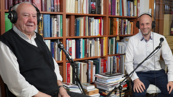 Škof dr. Jurij Bizjak v družbi Blaža Lesnika (photo: Izidor Šček)