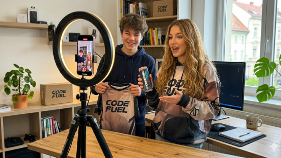 Snemanje posnetka za socialna omrežja (photo: Gemini AI)