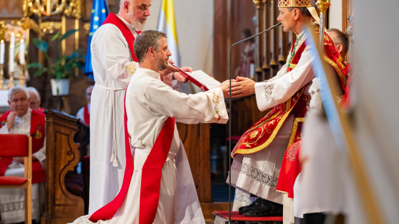 Br. Dominik Papež in škof Andrej Saje (photo: Rok Mihevc)
