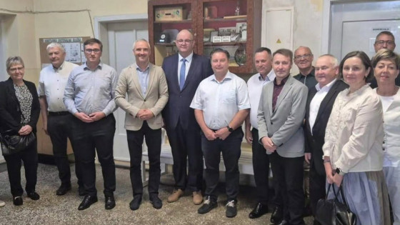 Minister Janez Cigler Kralj s predstavniki kmetijskih organizacij v Pomurju (photo: Vir: Ministrstvo za kmetijstvo)