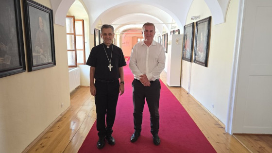 Škof Saje in veleposlanik But (photo: Škofija Novo mesto)