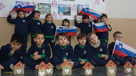 V šoli AMS v Mendozi v Argentini ob dnevu državnosti (photo: Facebook/ColegioEslovenoAMS)