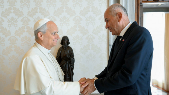 Predsednik vlade Janez Janša s papežem Leonom XIV. (photo: Simone Risoluti/Vatican media)