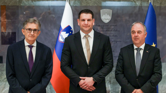 Predsednik DZ Zoran Stevanovič z novoizvoljenima podpredsednikoma DZ Francom Križanom in Danijelom Krivcem (photo: STA / Daniel Novakovič)