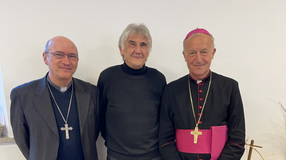 Nadškof Redaelli, župnik Markežič, škof Jamnik (photo: osebni arhiv škofa Antona Jamnika)