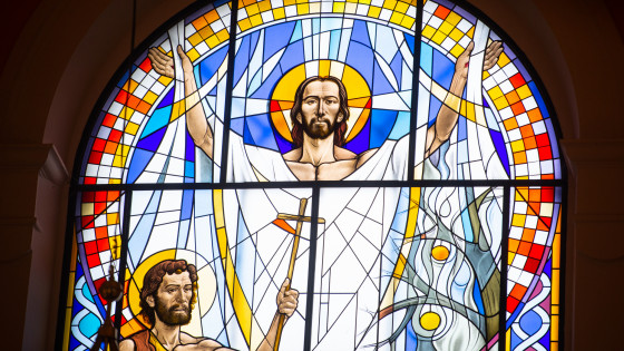 Vstali Kristus, vitraj. Avtor Marko Jerman. (photo: Rok Mihevc)