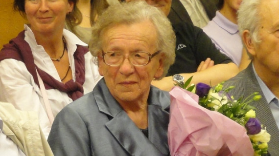 Angelca Klanšek ob prejmu nagrade Nadje Maganja Jevnikar junija 2013 (photo: Matjaž Merljak)