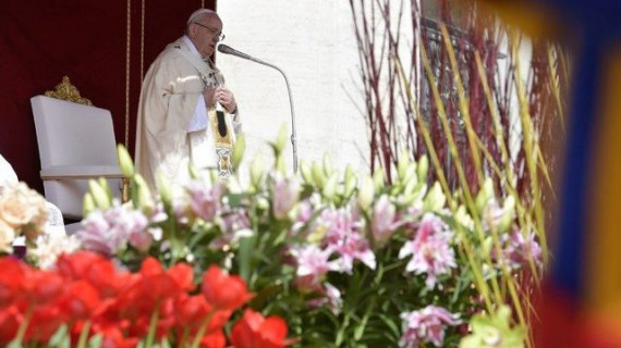 Papež pri velikonočni maši (photo: Vatican news)