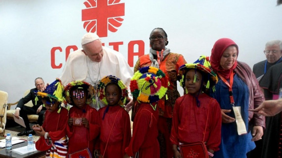 Srečanje z migranti v Maroku (photo: Vatican Media)